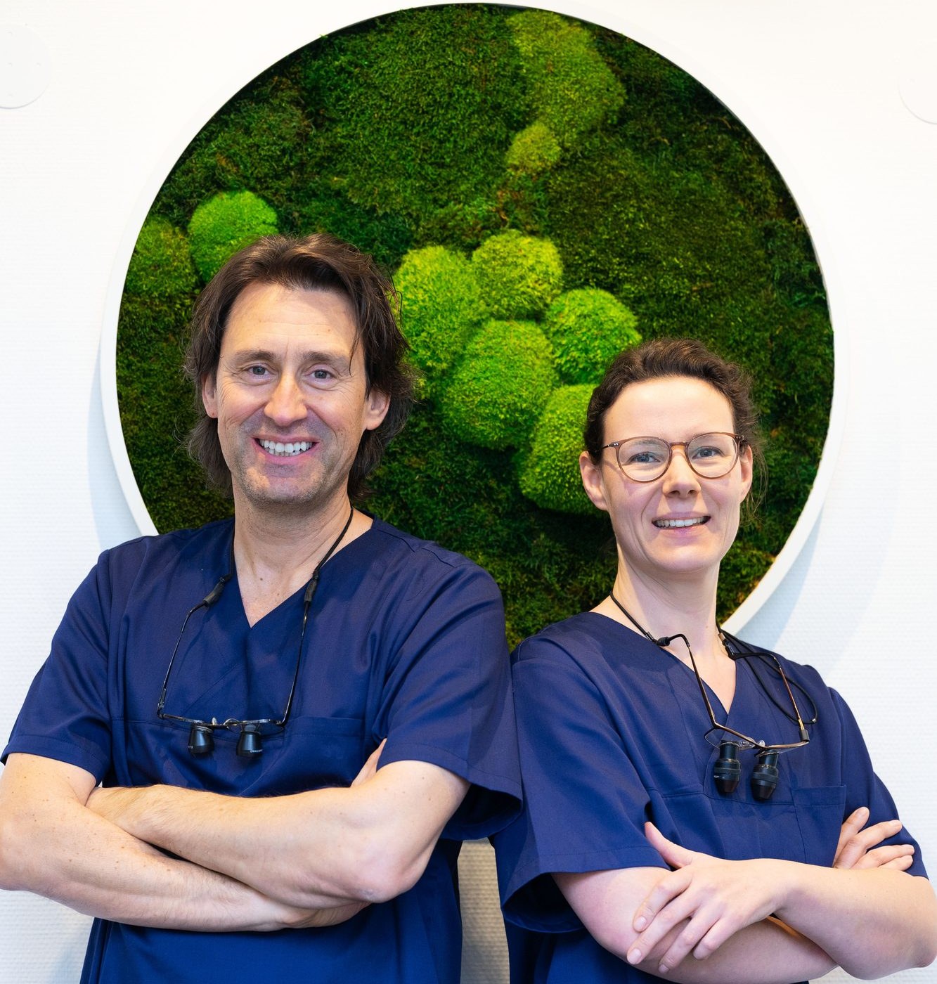 Stefanie Schweller und Dr. Günter J. Schaefer in der Praxis